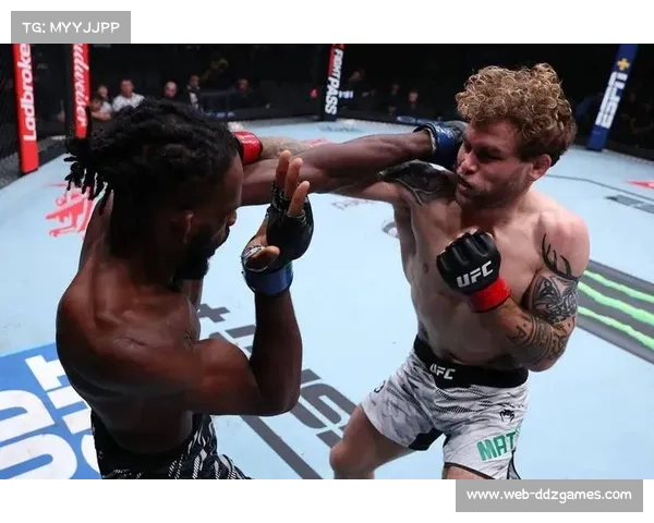 多伯打破UFC轻量级奖金纪录成新星创历史一刻